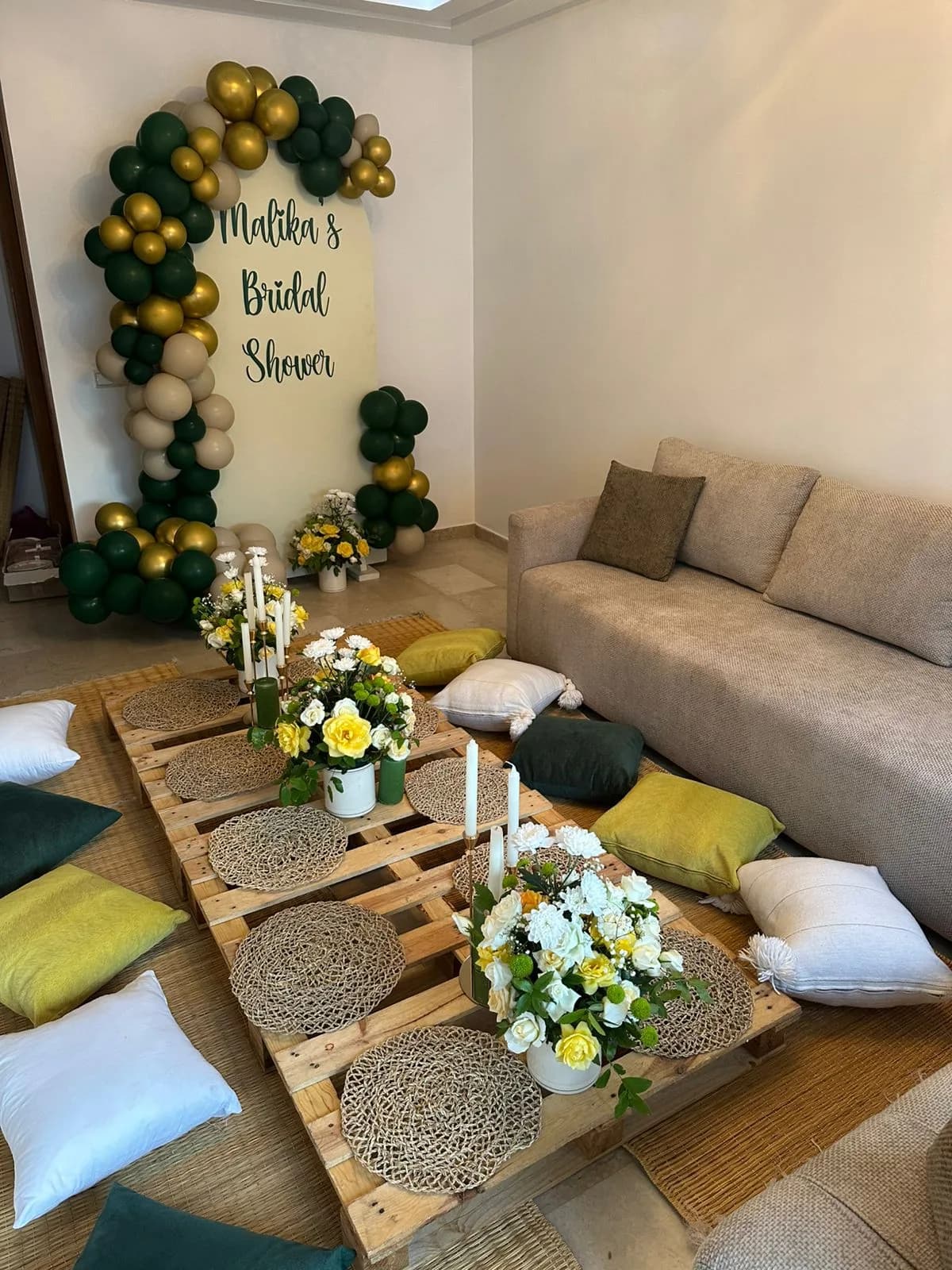 Célébration privée Sareine Craft avec décor chaleureux et ambiance intimiste.